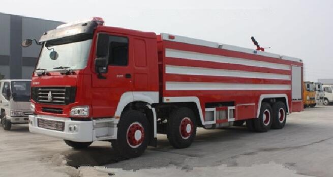 重汽豪沃25噸水罐消防車(國五)